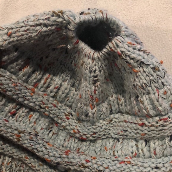 Ponytail beanie - Picture 3 of 4